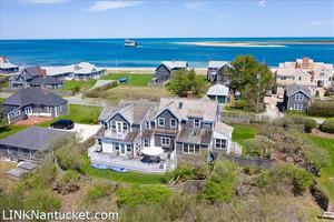 8 Hulbert Avenue