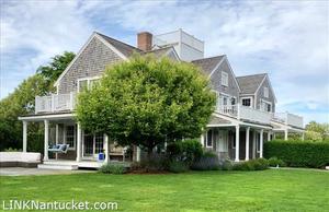 12 Pequot Street